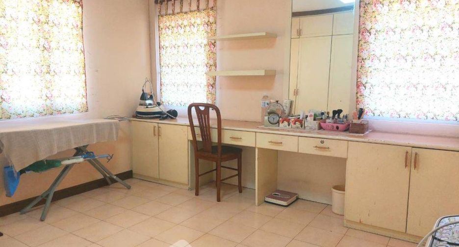 For sale 2 bedrooms house in Saphan Sung, Bangkok