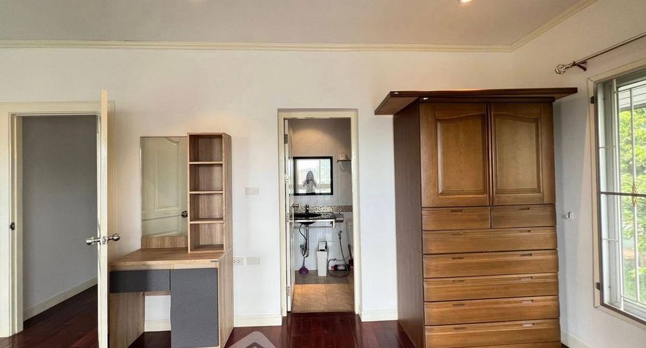 For sale 3 bedrooms house in East Pattaya, Pattaya
