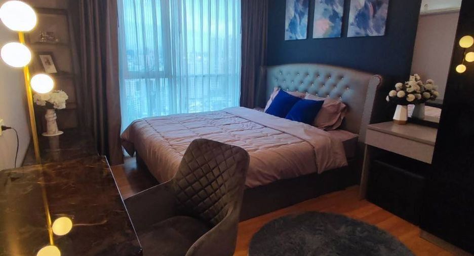 For sale 3 bedrooms condo in Yan Nawa, Bangkok