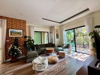 Haus zum Kauf mit 3 Zimmer in Si Racha, Chonburi