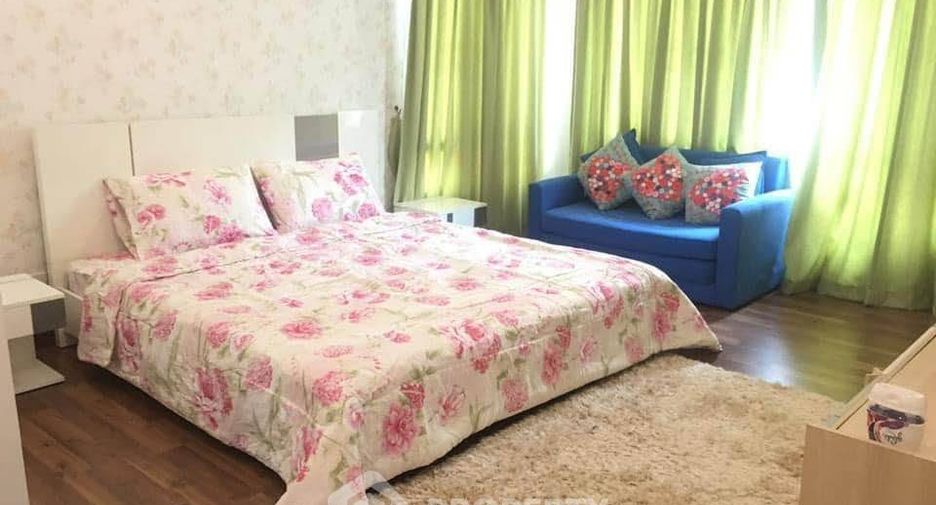 À vendre 3 chambres maison à Si Racha, Chonburi