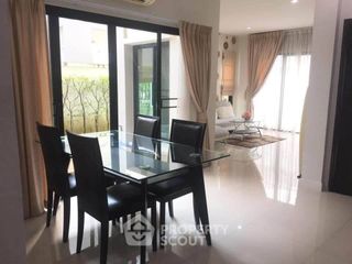À vendre 3 chambres maison à Si Racha, Chonburi