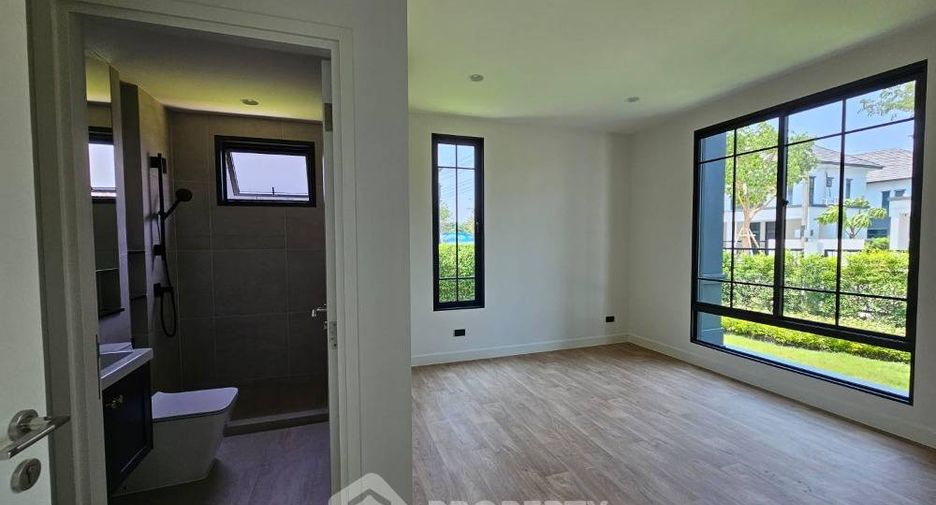 For sale 4 bedrooms house in Phasi Charoen, Bangkok