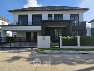For sale 4 bedrooms house in Phasi Charoen, Bangkok