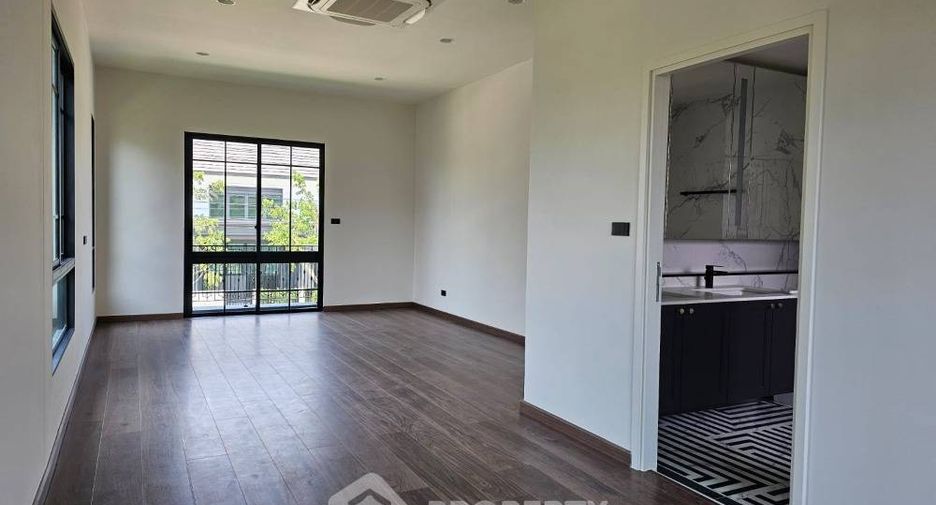 For sale 4 bedrooms house in Phasi Charoen, Bangkok