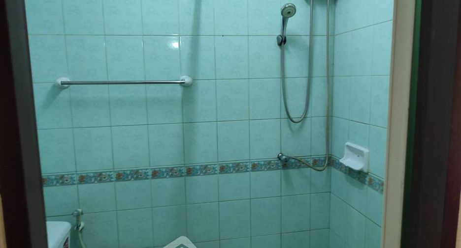 For sale 2 bedrooms townhouse in South Pattaya, Pattaya