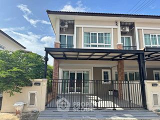 For sale 4 bedrooms townhouse in Khlong Sam Wa, Bangkok