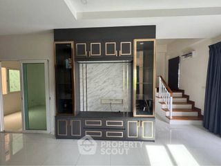 For sale 4 bedrooms townhouse in Khlong Sam Wa, Bangkok