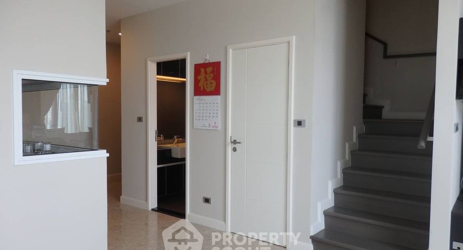 For sale 2 bedrooms condo in Khlong Toei, Bangkok
