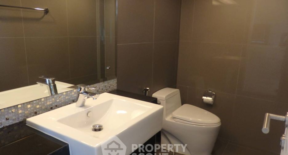 For sale 2 bedrooms condo in Khlong Toei, Bangkok