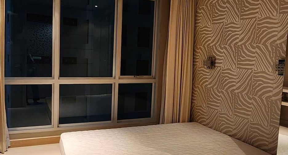 For sale 1 bed condo in Huai Khwang, Bangkok