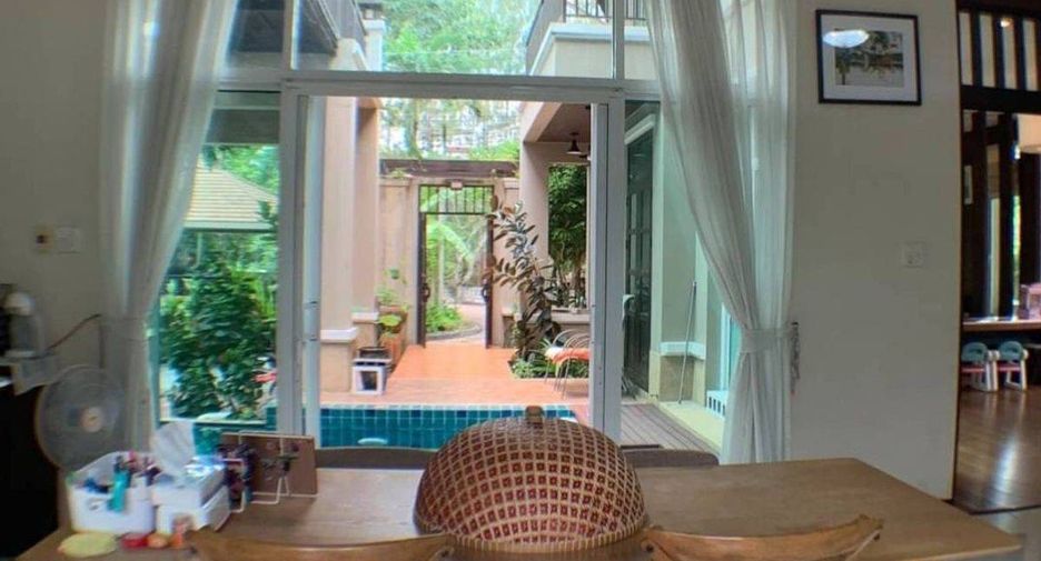 À vendre 3 chambres maison à Si Racha, Chonburi