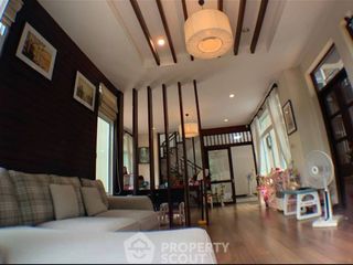 À vendre 3 chambres maison à Si Racha, Chonburi