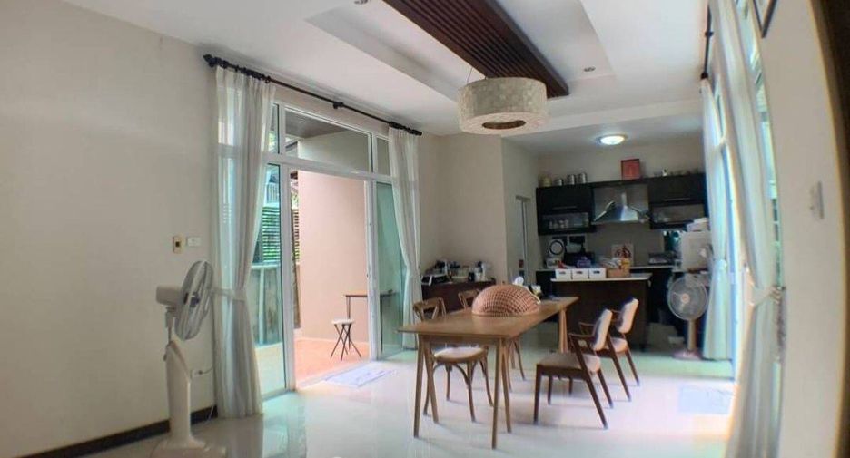 À vendre 3 chambres maison à Si Racha, Chonburi