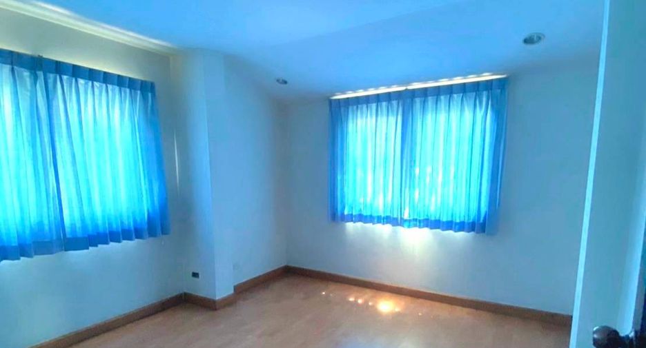 For sale 4 bedrooms house in North Pattaya, Pattaya