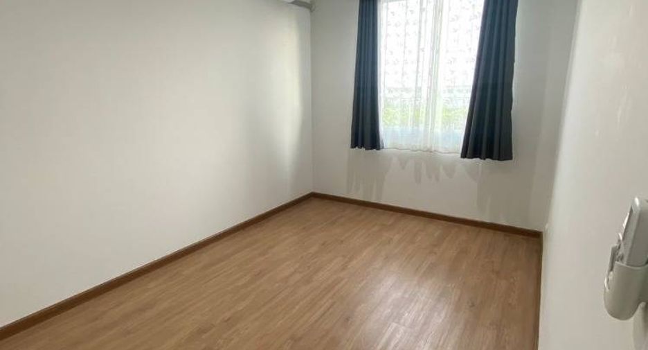 For sale 3 bedrooms townhouse in Bang Khae, Bangkok