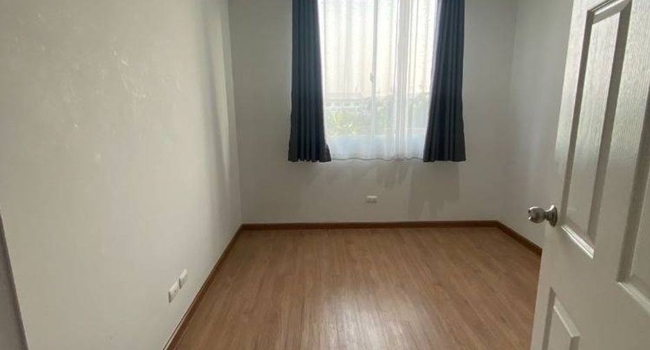 For sale 3 bedrooms townhouse in Bang Khae, Bangkok