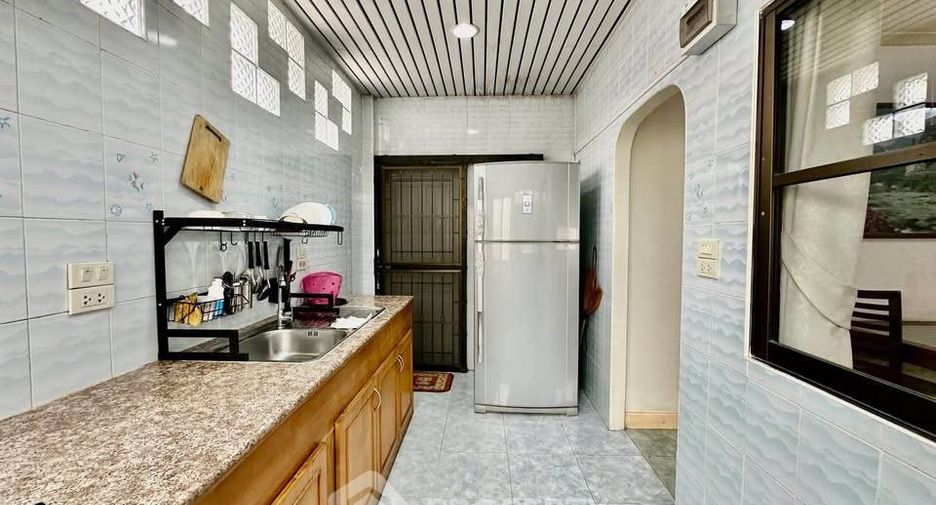 Haus zum Kauf mit 5 Zimmer in Si Racha, Chonburi