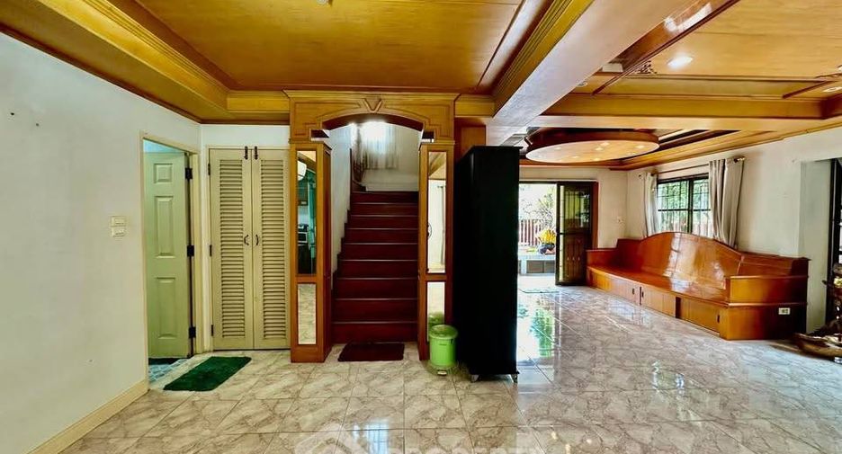 Haus zum Kauf mit 5 Zimmer in Si Racha, Chonburi