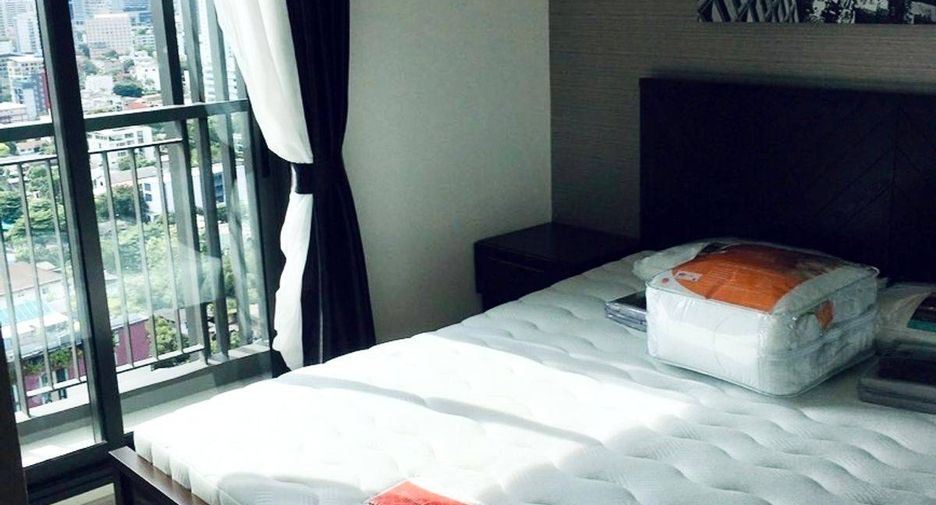 For sale 1 bed condo in Khlong Toei, Bangkok