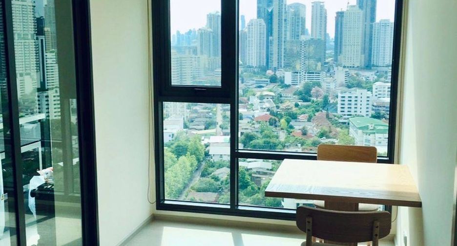 For sale 1 bed condo in Khlong Toei, Bangkok