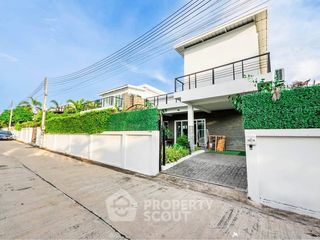 For sale 4 bedrooms house in Bang Saray, Pattaya