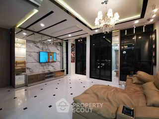 For sale 2 bedrooms condo in Pathum Wan, Bangkok