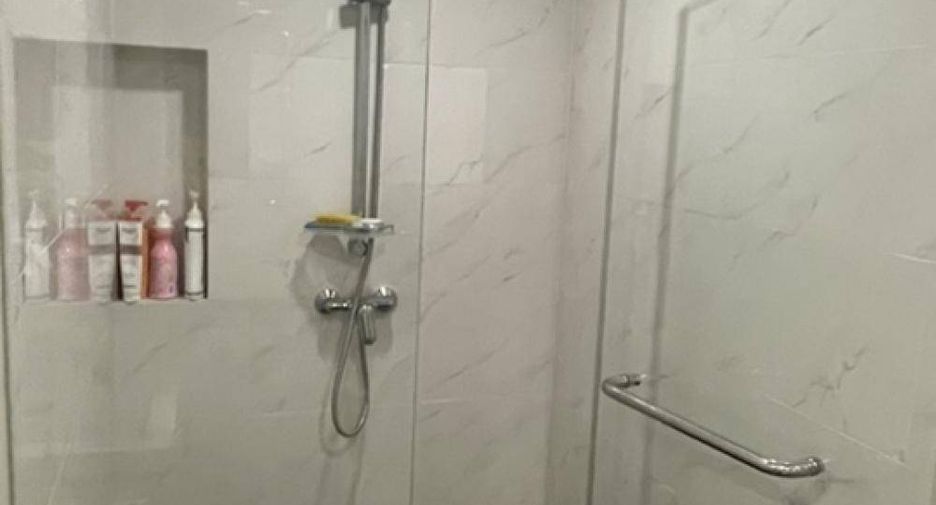 For sale 4 bedrooms condo in Pratumnak, Pattaya