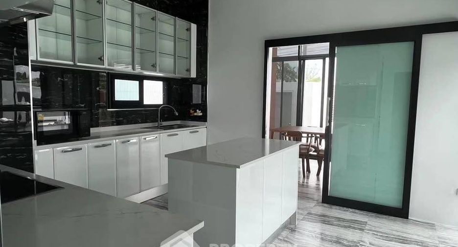 For sale 3 bedrooms house in Sattahip, Pattaya