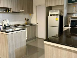 Wohnung zum Kauf mit 2 Zimmer in Huai Khwang, Bangkok
