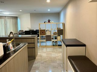 Wohnung zum Kauf mit 2 Zimmer in Huai Khwang, Bangkok