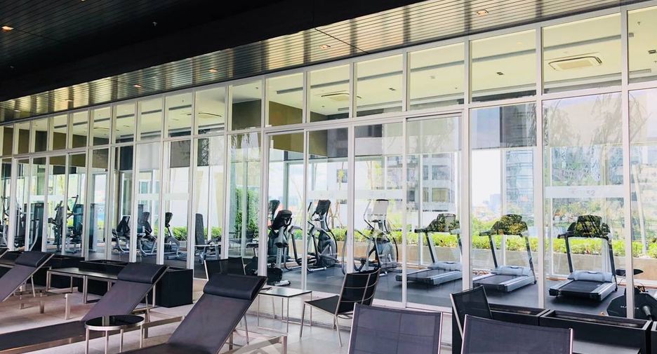 For rent 2 bedrooms condo in Huai Khwang, Bangkok