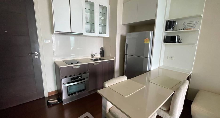 For rent 1 bed condo in Watthana, Bangkok