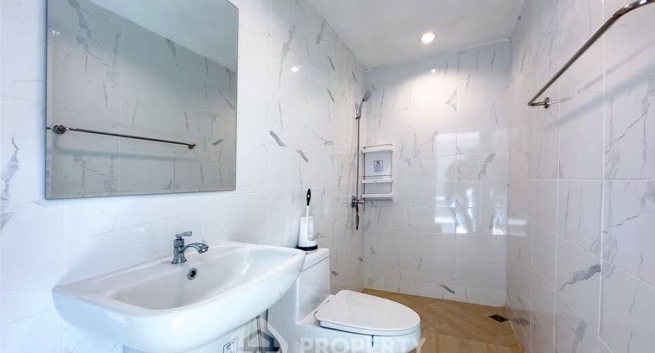 For sale 4 bedrooms house in Jomtien, Pattaya