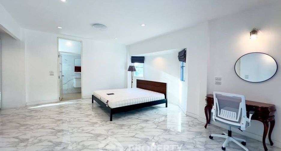 For sale 4 bedrooms house in Jomtien, Pattaya