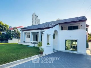 For sale 4 bedrooms house in Bang Lamung, Chonburi