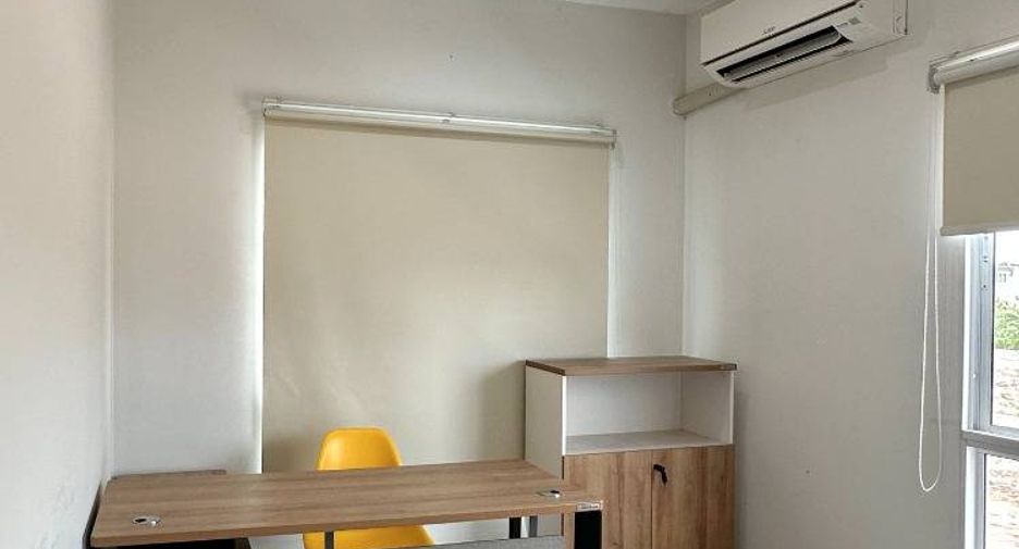 Casa adosada en venta de 4 habitaciones en Khlong Sam Wa, Bangkok