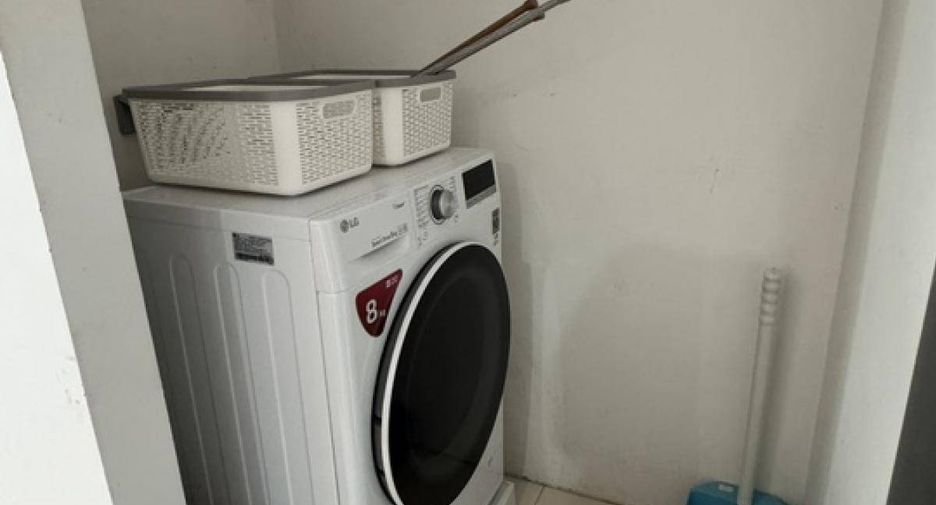 For sale 1 bed condo in Khlong San, Bangkok