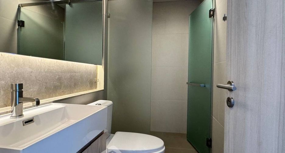 For sale 2 bedrooms condo in Khlong Toei, Bangkok