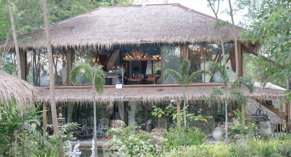 Villa zum Kauf mit 9 Zimmer in Bang Saray, Pattaya