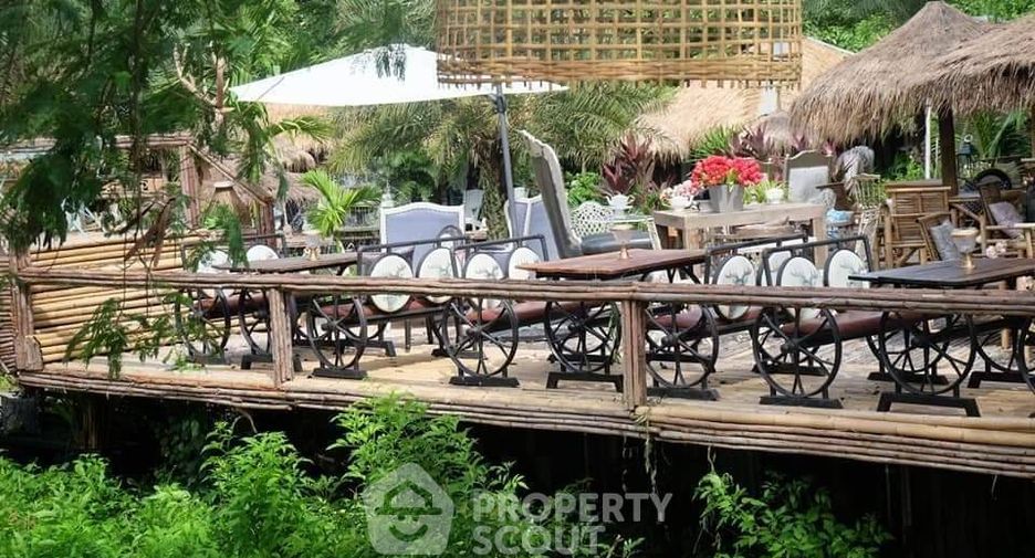 Villa zum Kauf mit 9 Zimmer in Bang Saray, Pattaya