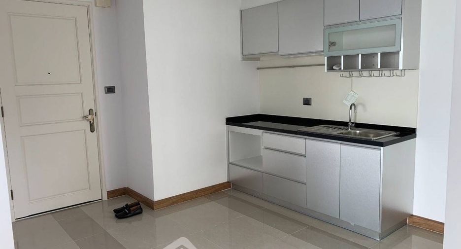 For sale 2 bedrooms condo in Huai Khwang, Bangkok