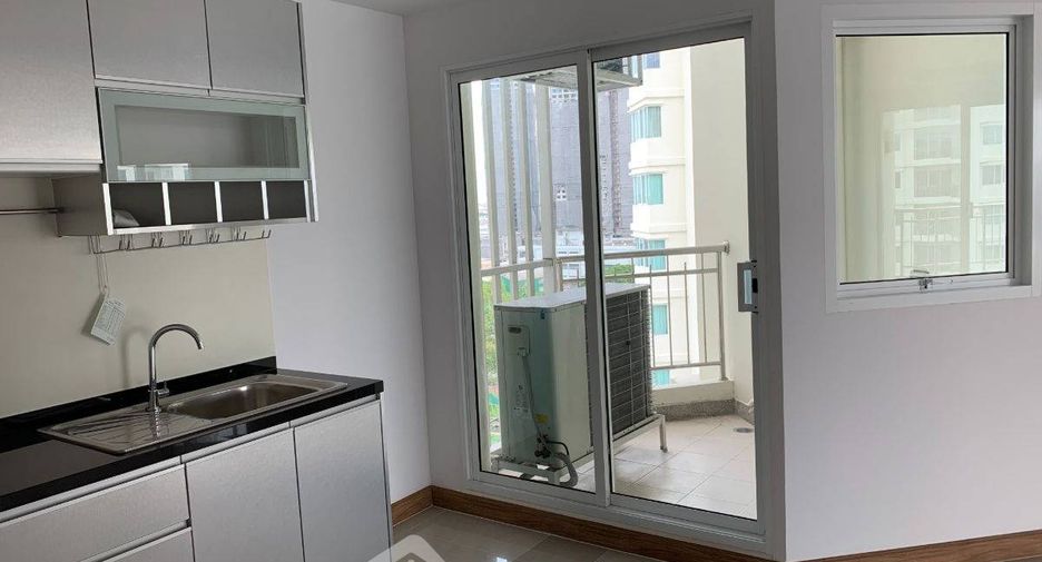 For sale 2 bedrooms condo in Huai Khwang, Bangkok