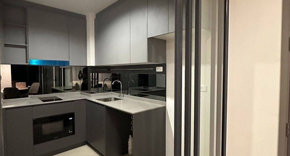 For sale 1 bed condo in Khlong Toei, Bangkok