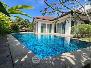 Casa en alquiler de 3 habitaciones en Bang Lamung, Chonburi