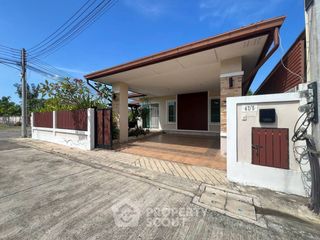 Casa en alquiler de 3 habitaciones en Bang Lamung, Chonburi