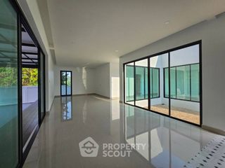 À vendre 3 chambres maison à Sattahip, Chonburi