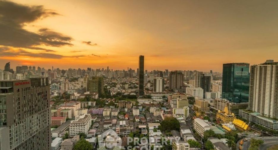 For sale 2 bedrooms condo in Watthana, Bangkok