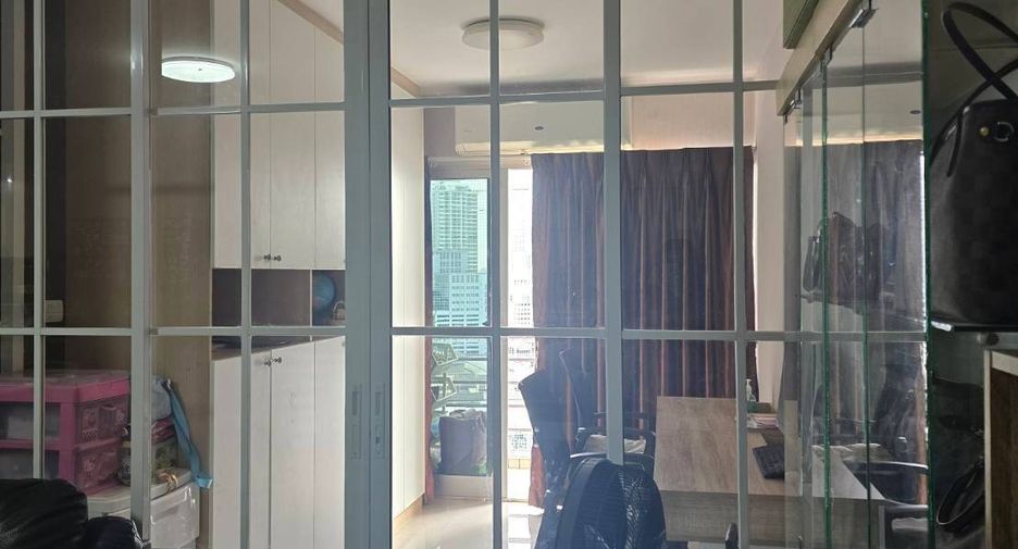 Condo en venta de 2 habitaciones en Yan Nawa, Bangkok