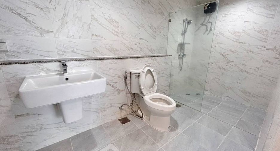 Condo en alquiler de 2 habitaciones en Yan Nawa, Bangkok